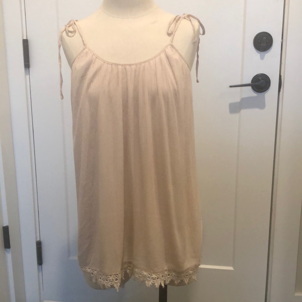 NWT Tobi Blush Pink Tank Top with Lace Hem Detail